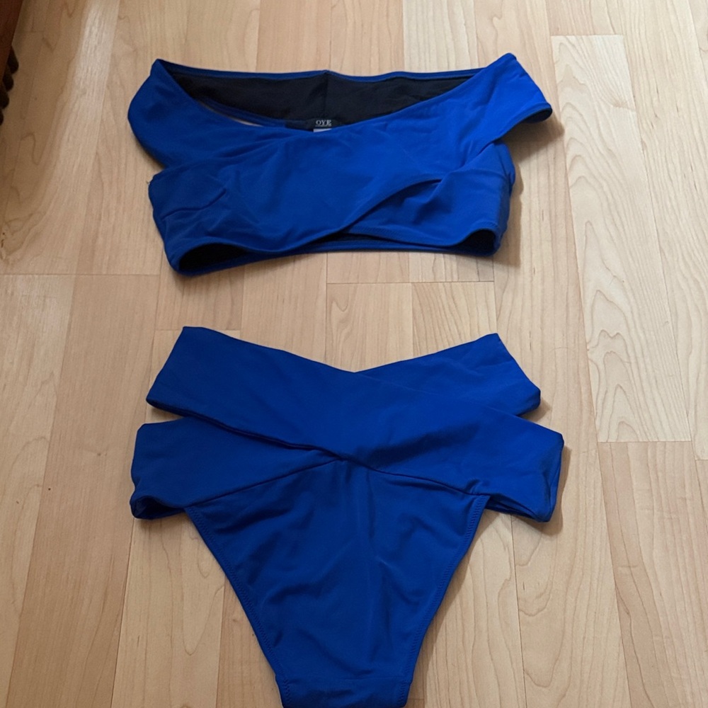 Elegant Blue Off-Shoulder Bikini Set
